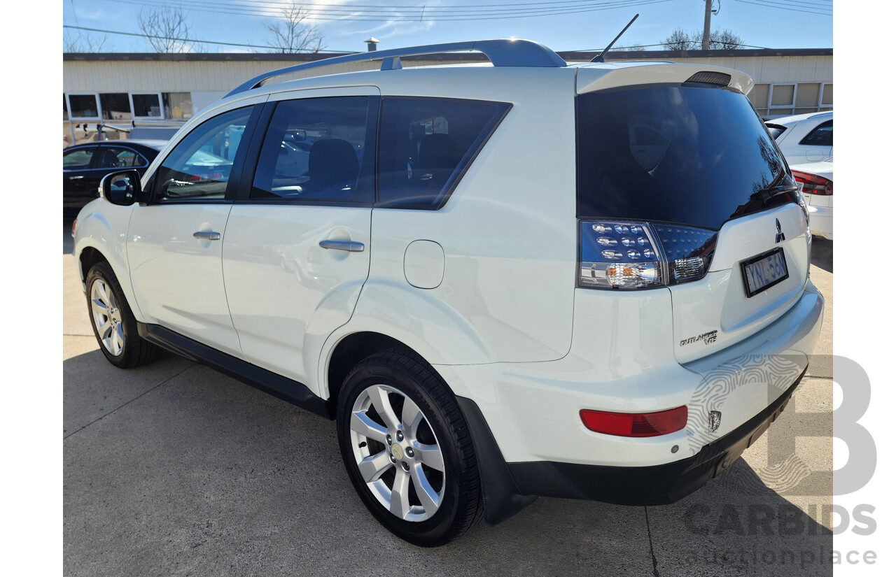 01/2010 Mitsubishi Outlander VR 4x4 ZH MY10 4D Wagon White 3.0L