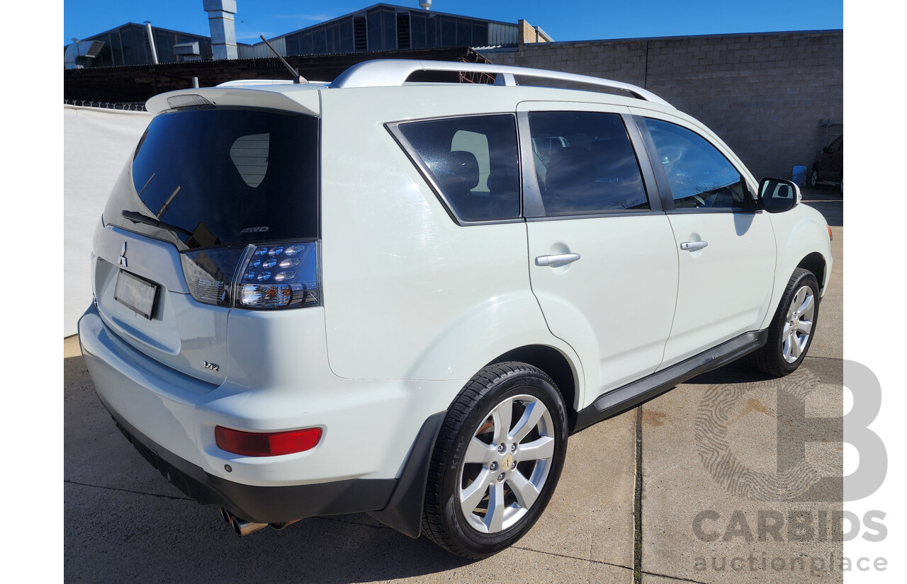 01/2010 Mitsubishi Outlander VR 4x4 ZH MY10 4D Wagon White 3.0L