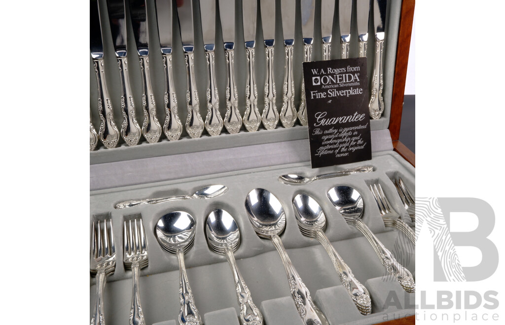 Nice Vintage Silver Plate W a Rogers From Oneida 58 Piece Flatware Service in Wooden Canteen