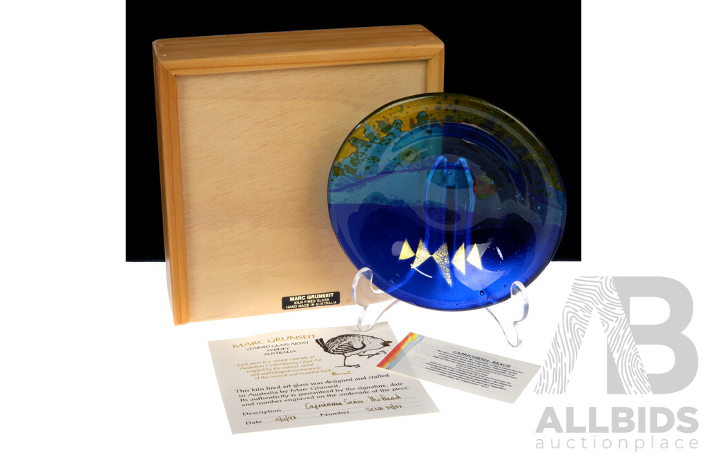 Hand Made Australian Studio Art Glass Bowl by Marc Grunseit, Sydney, with Certificate in Presentation Wooden Box