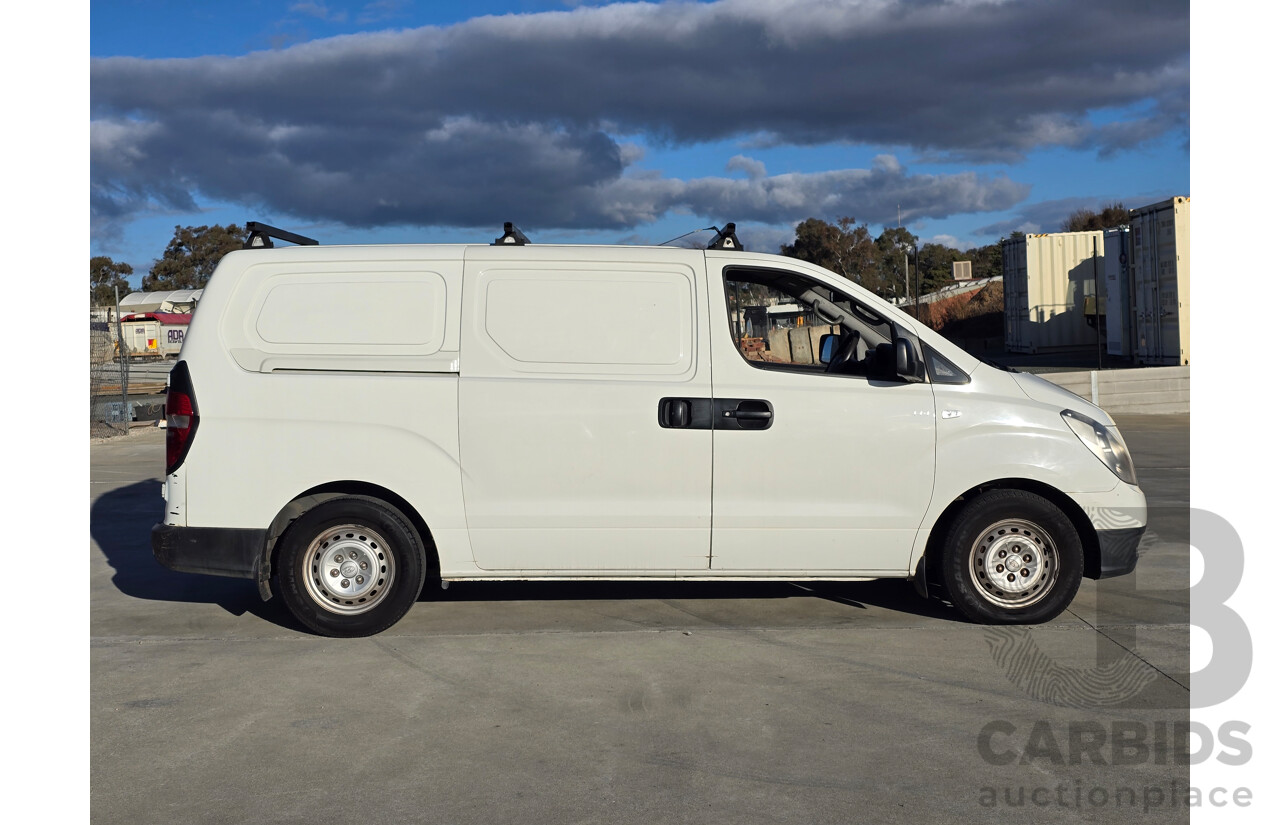 7/2009 Hyundai iLoad TQ 4d Van White Turbo Diesel 2.5L