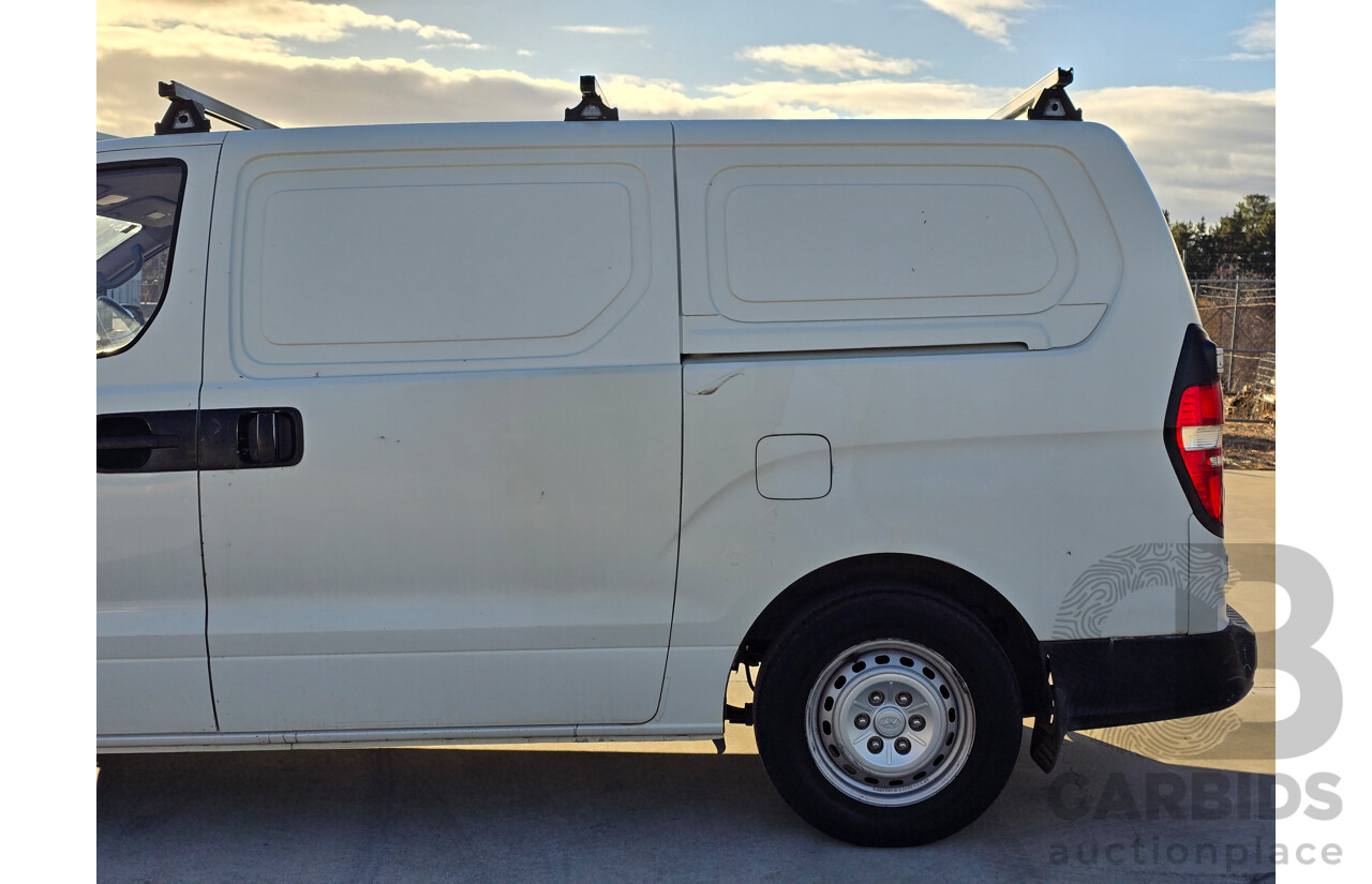 7/2009 Hyundai iLoad TQ 4d Van White Turbo Diesel 2.5L