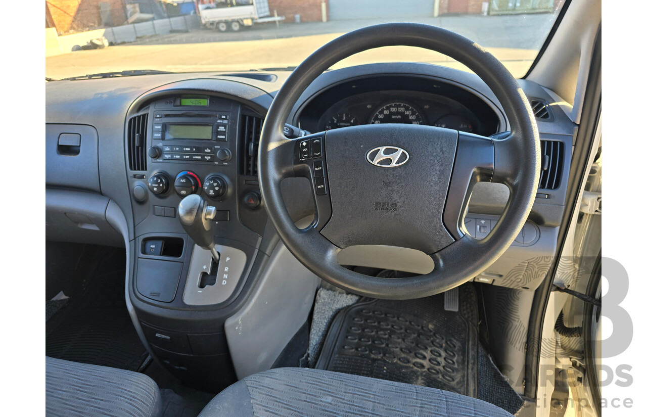 7/2009 Hyundai iLoad TQ 4d Van White Turbo Diesel 2.5L