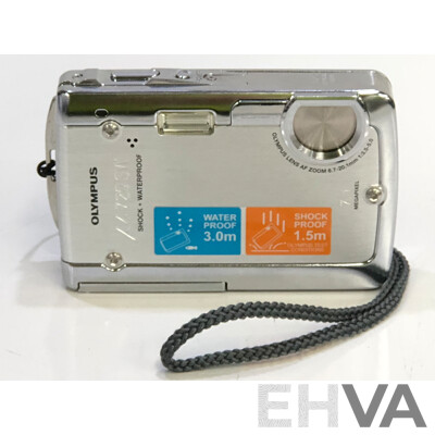 Olympus Mju 720  7.1 Megapixel Digital Camera and Accessories