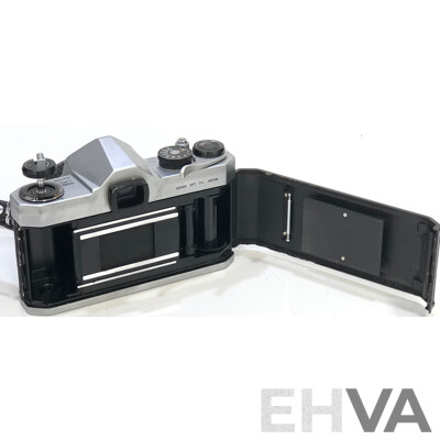 Vintage Pentax Asahi SP 100 35mm Film SLR Camera
