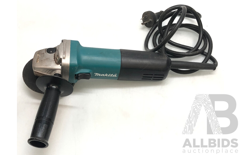 Makita 840 Watt 100mm Electric Angle Grinder and Makita 680 Watt Hammer Drill/Driver