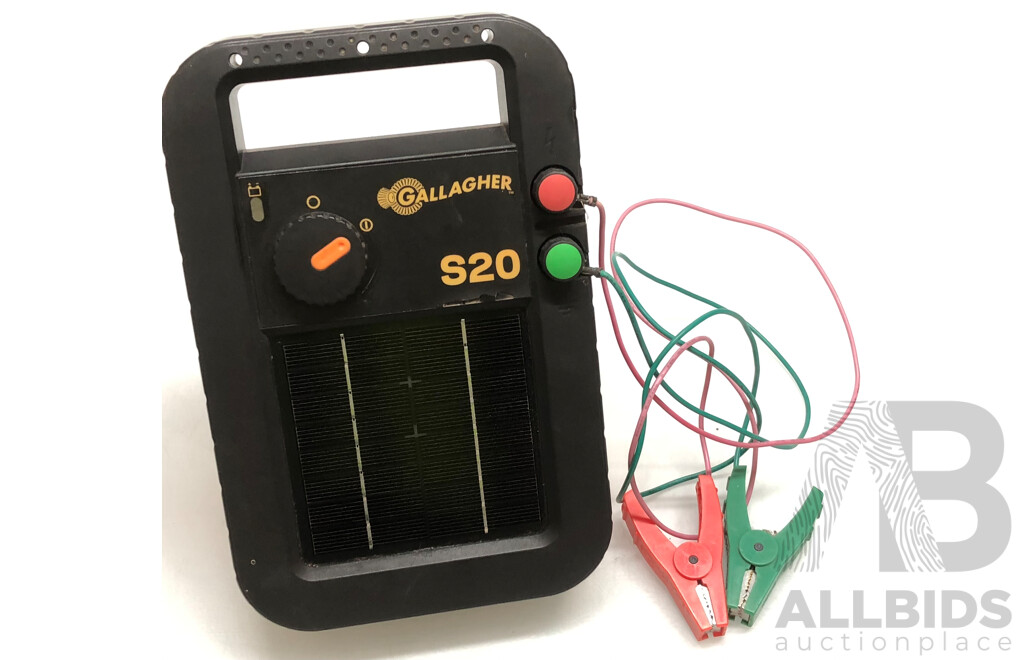 Electric Fence with Gallagher S20 Solar Fence Energiser and Gallagher M50 Mains Fence Energiser