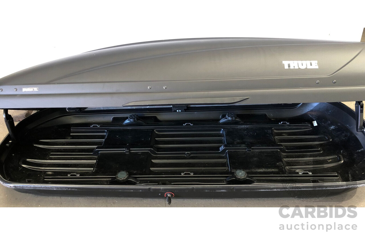 Thule Motion XL Rigid Roof Pod