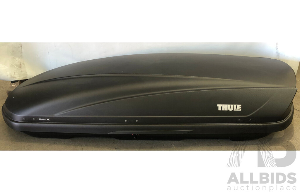 Thule Motion XL Rigid Roof Pod