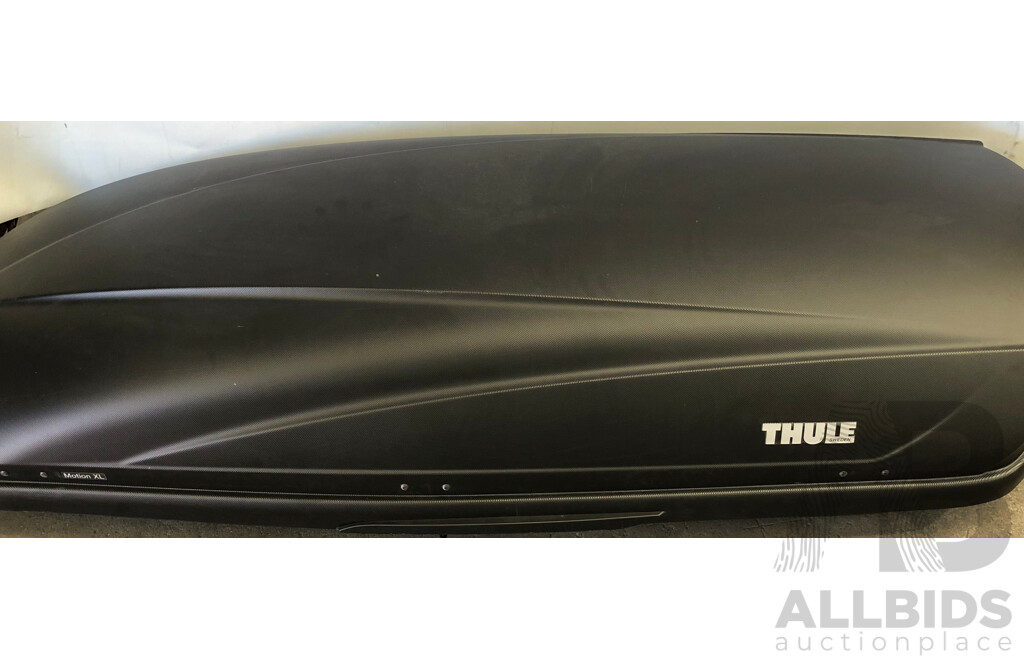 Thule Motion XL Rigid Roof Pod