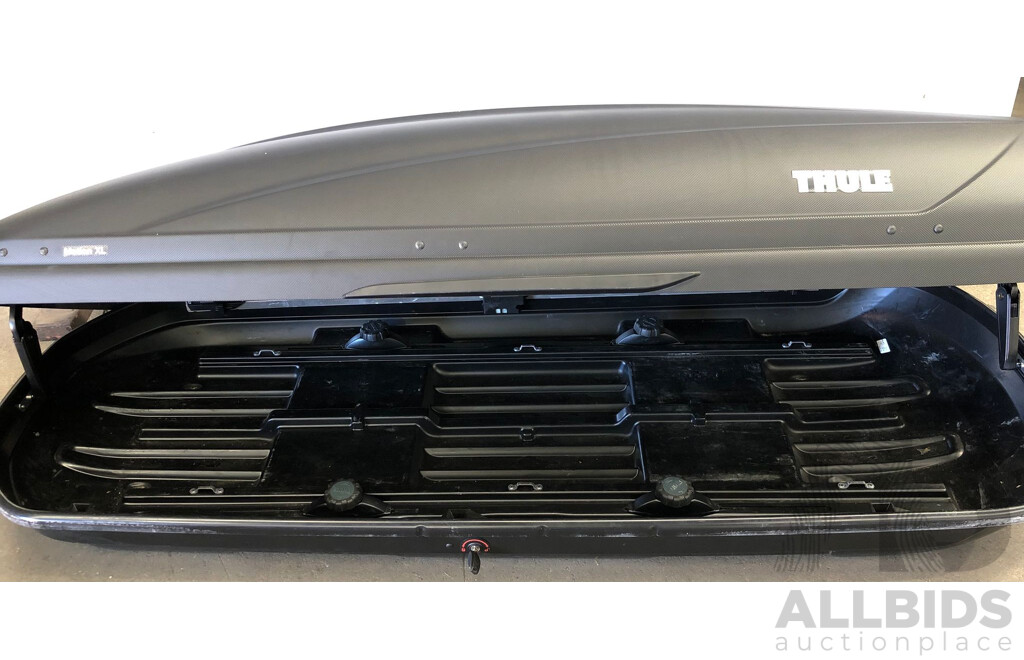 Thule Motion XL Rigid Roof Pod