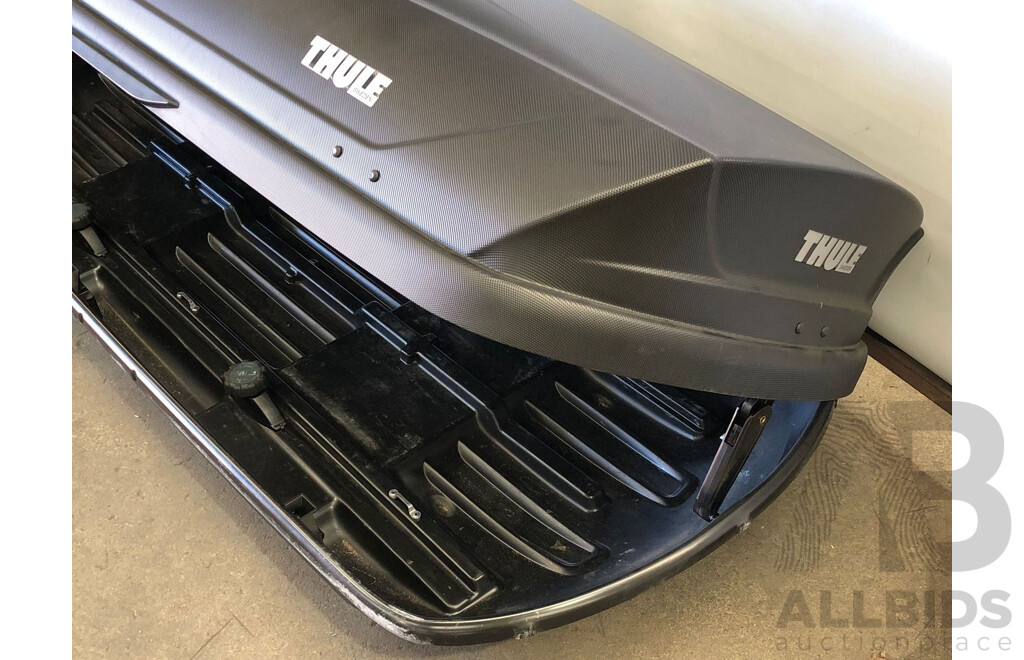 Thule Motion XL Rigid Roof Pod