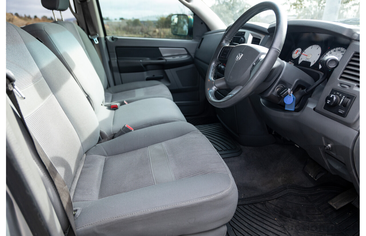 06/2007 Dodge Ram 3500 HD (4x4) Gen 2 Dually Lone Star Edition 4d Quad Cab Silver Turbo Diesel Cummins 6.7L - 06/2011 Import