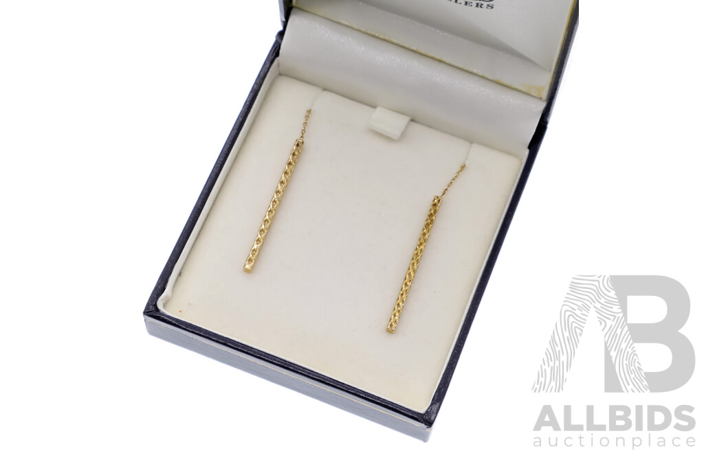 Prouds 9ct Chain Drop Earrings, 45mm Long, 1.12 Grams as New in Box