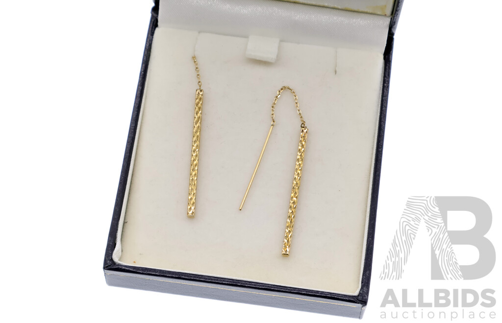 Prouds 9ct Chain Drop Earrings, 45mm Long, 1.12 Grams as New in Box