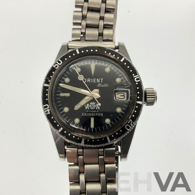 Five Men's Vintage Watches Including Felicia and Felicia Junior Seventeen Jewels, Swismatic Seventeen Jewel, Orient Matic Twenty One Jewel Skindiver and Regent Seventeen Jewel