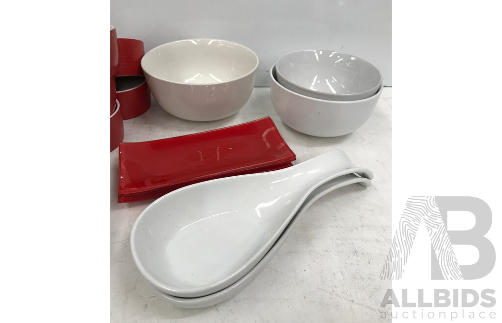 Collection of Assorted Kitchenware