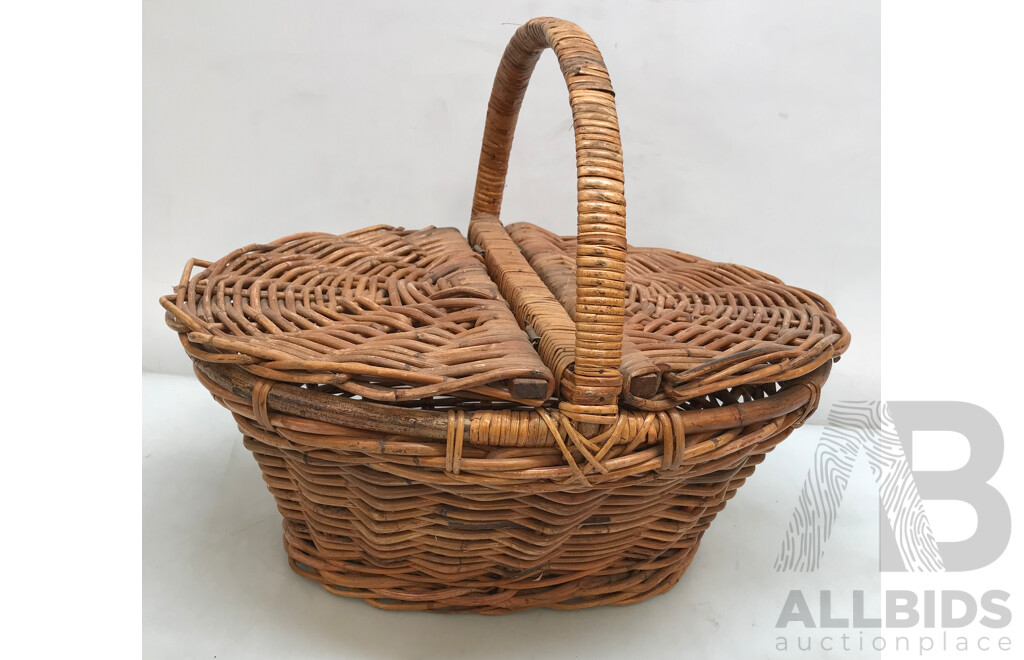 Large Wicker Picnic Basket