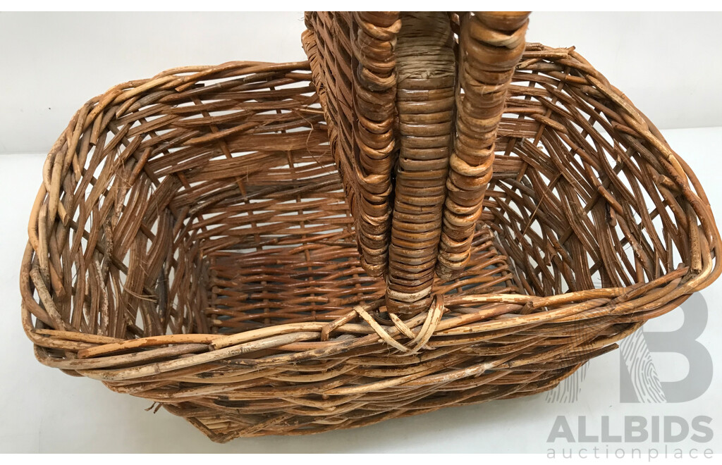 Two Peson Wicker Picnic Basket