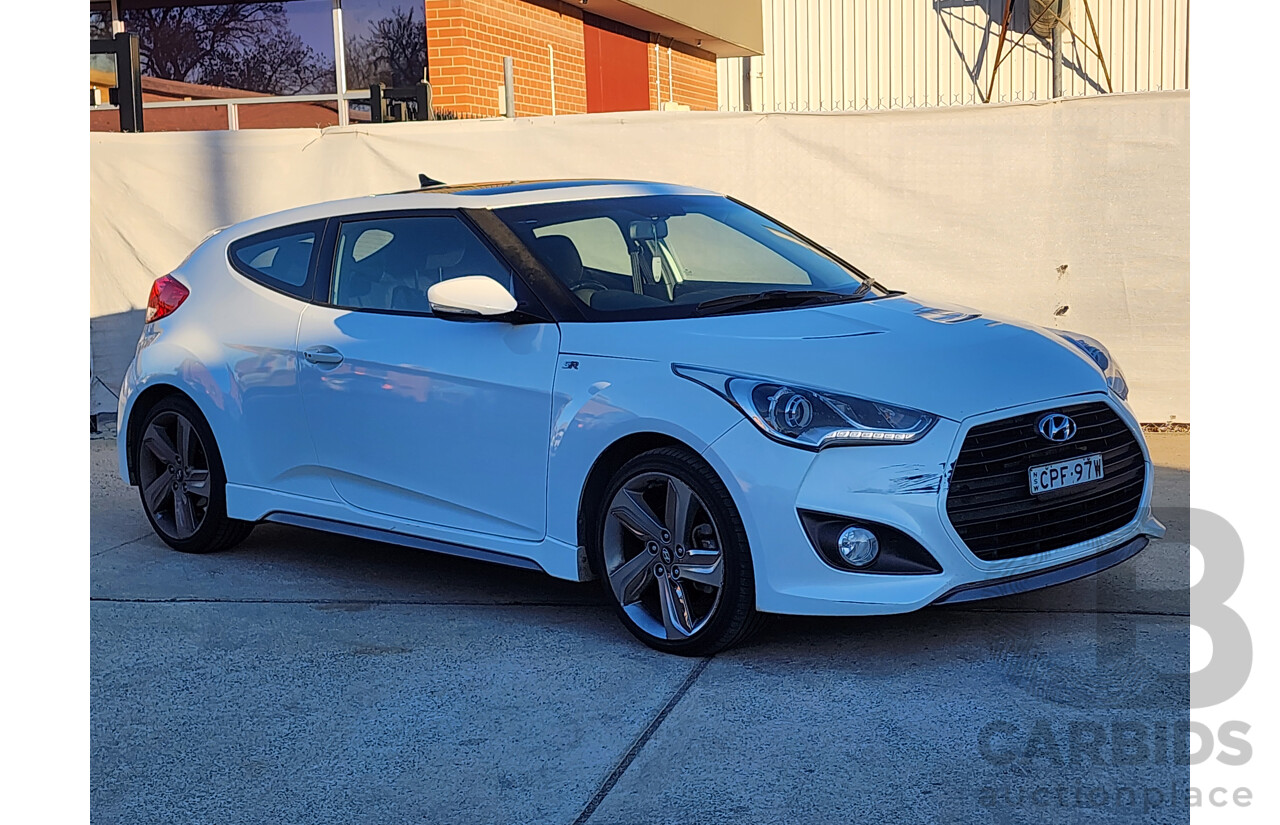 08/2013 Hyundai Veloster SR TURBO FWD FS MY13 3D Coupe White 1.6L