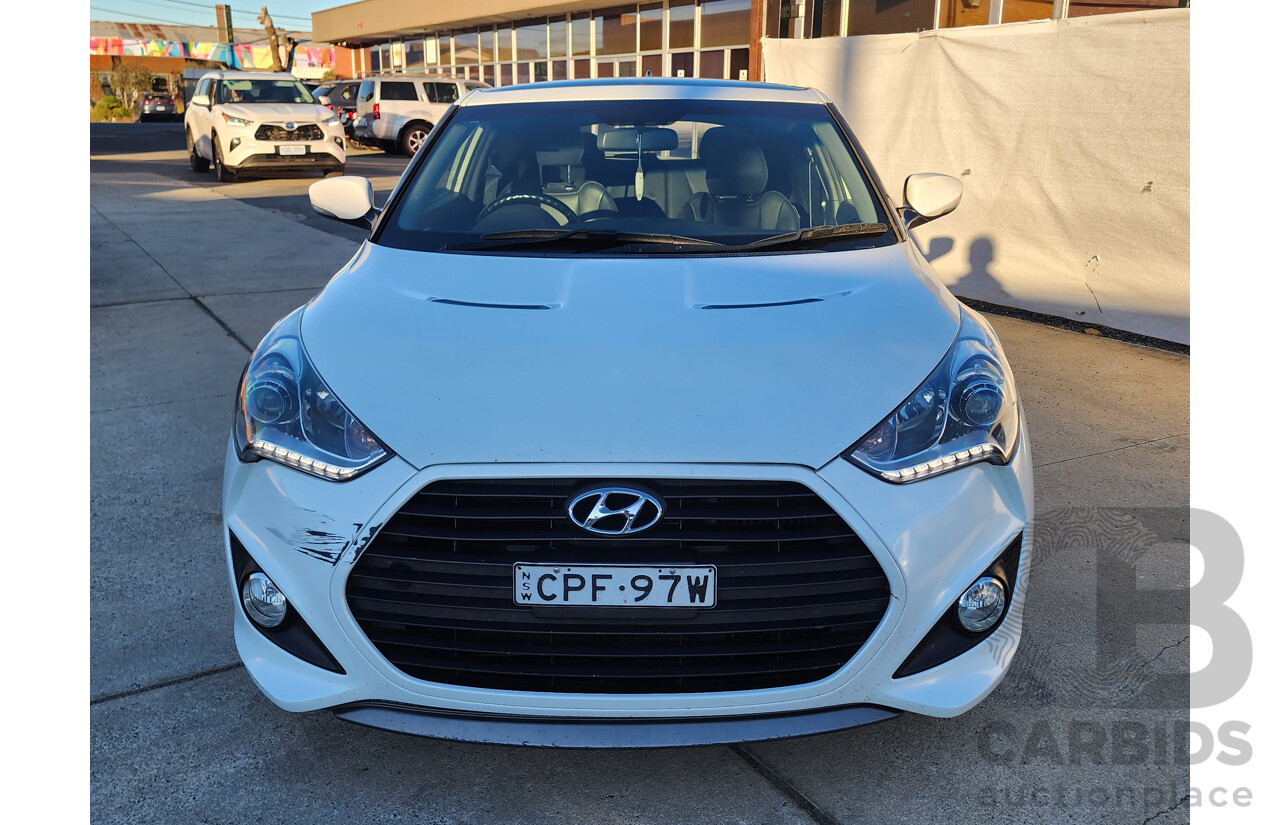 08/2013 Hyundai Veloster SR TURBO FWD FS MY13 3D Coupe White 1.6L