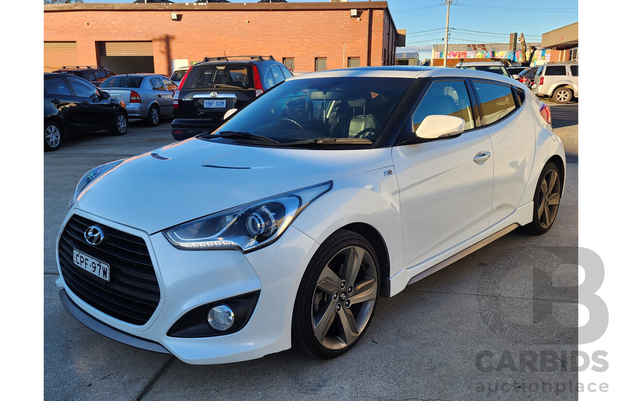 08/2013 Hyundai Veloster SR TURBO FWD FS MY13 3D Coupe White 1.6L