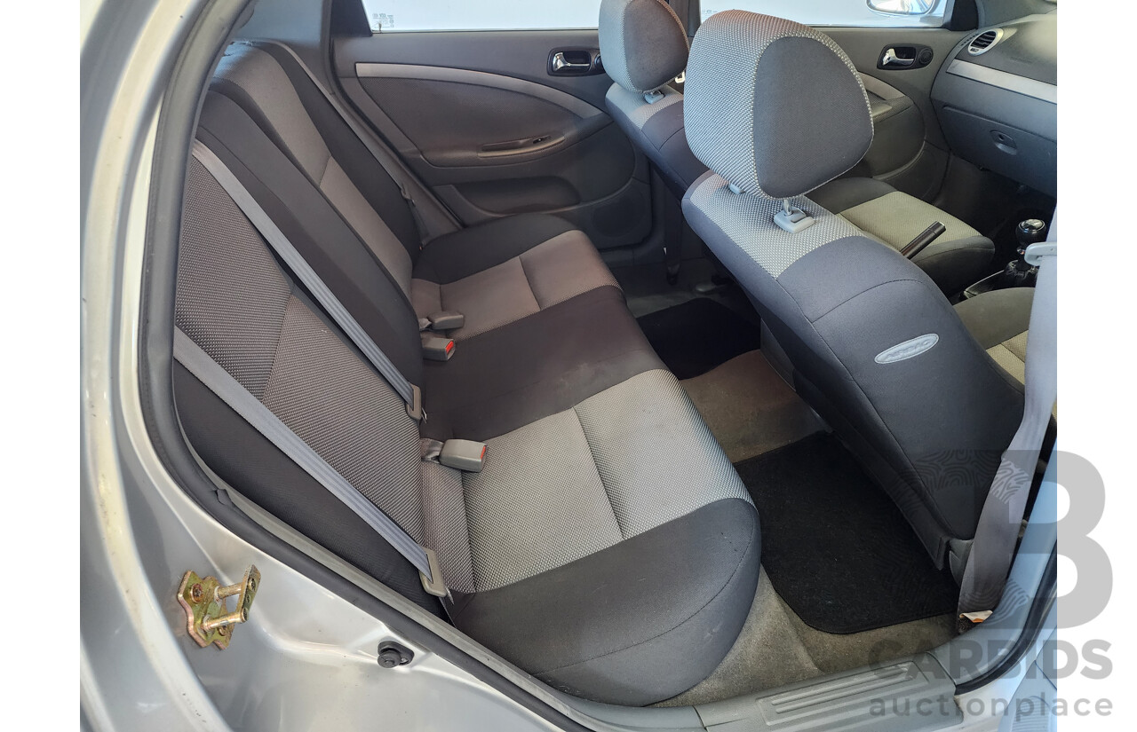 09/2005 Holden Viva  FWD JF 5D Hatchback Silver 1.8L