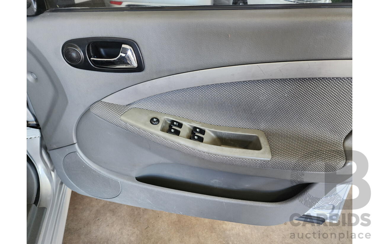 09/2005 Holden Viva  FWD JF 5D Hatchback Silver 1.8L