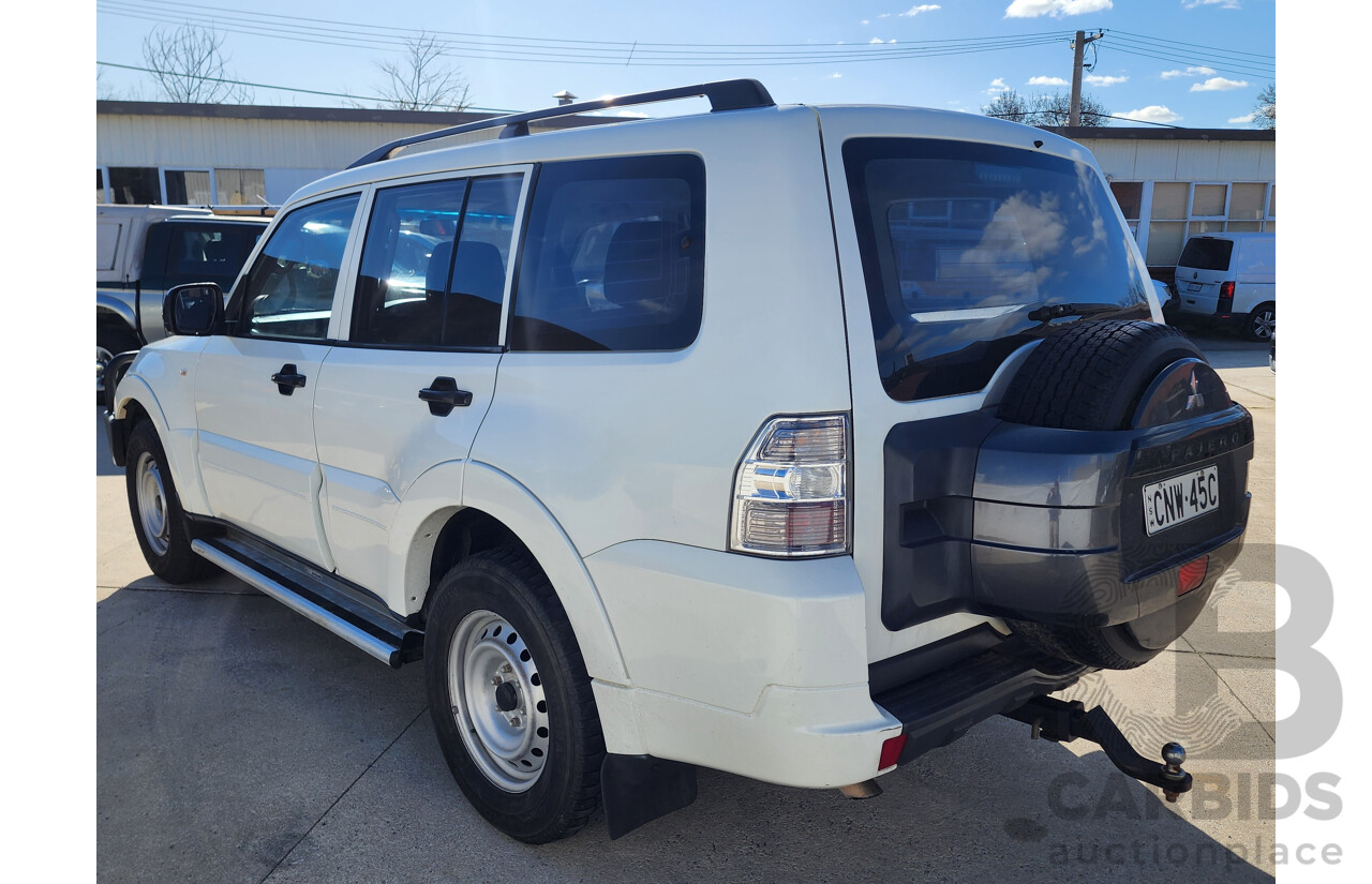 12/2011 Mitsubishi Pajero GL LWB (4x4) 4WD NT MY11 4D Wagon White 3.2L