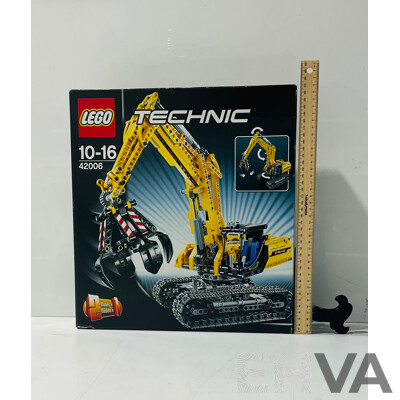 LEGO Technic Excavator Set 42006 in Original Packaging