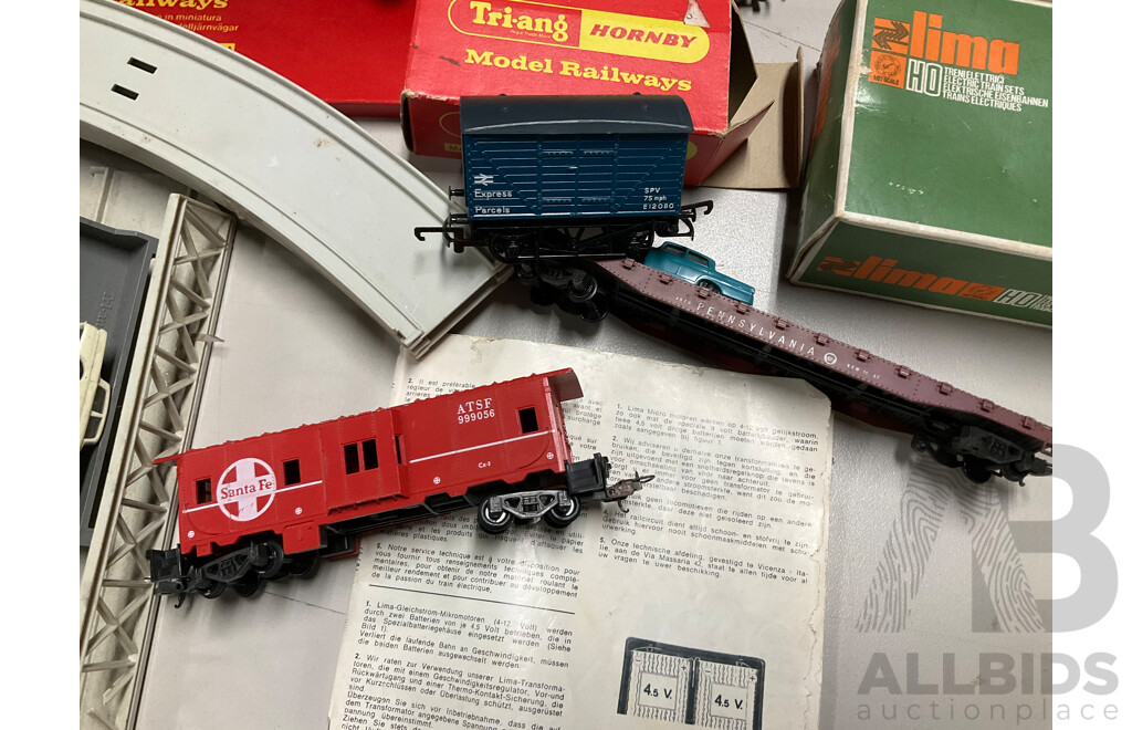 Vintage HO/OO Scale Steam Locomotives and Rolling Stock with Transformers and Track Including Hornby and Lima