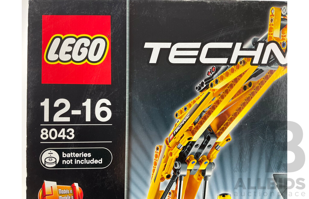 Lego Technic Motorized Excavator 8043 in Sealed Box