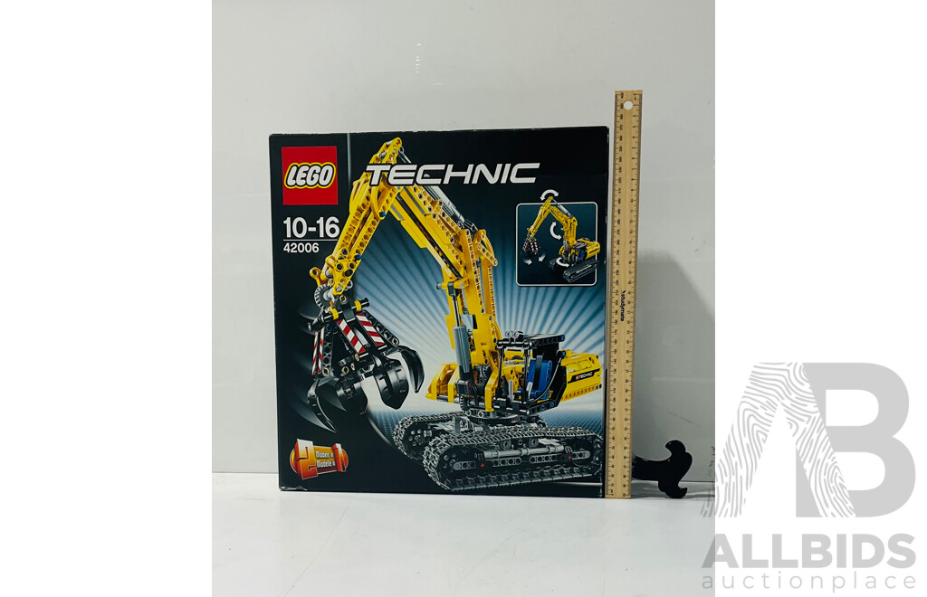 LEGO Technic Excavator Set 42006 in Original Packaging