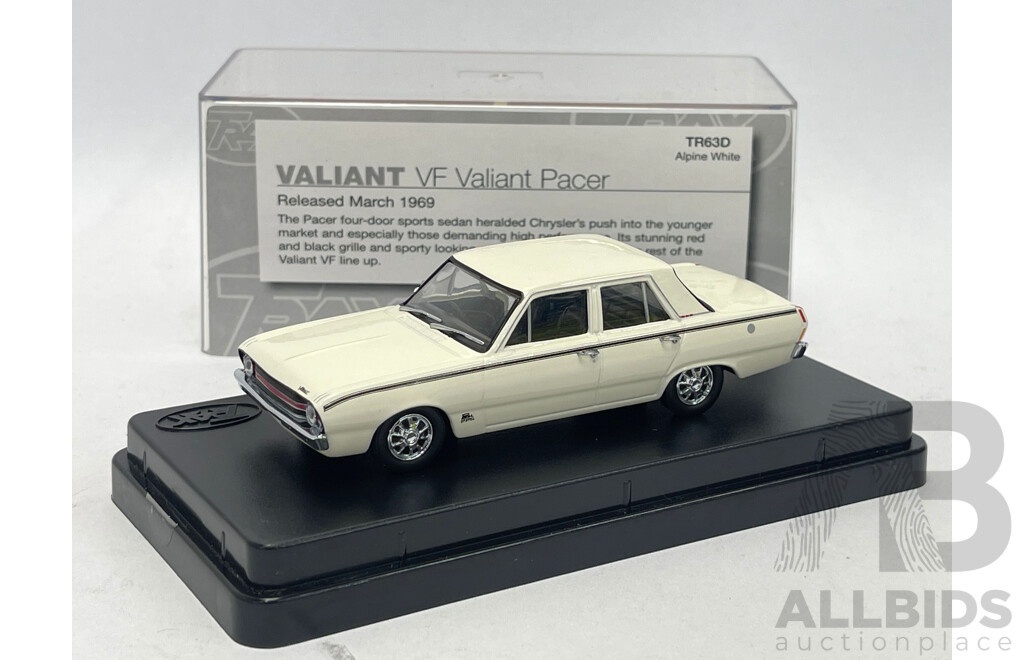 Trax Australian Motoring Icons 1969 Valiant VF Pacer - 1/43 Scale