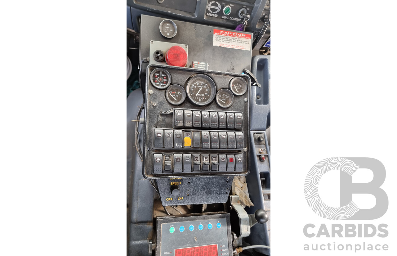 04/2008 Hino FM1J SER 2 C/CAB 6 X 4 Schwarze Street Sweeper Diesel 7.7L