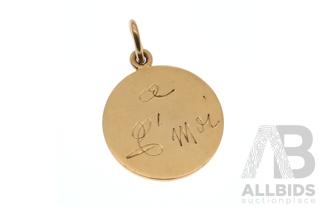 18ct Yellow Gold Disc Medalion Pendant with C'Moi Engraved Onto Front, Hallmarked 18K, 4.45 Grams