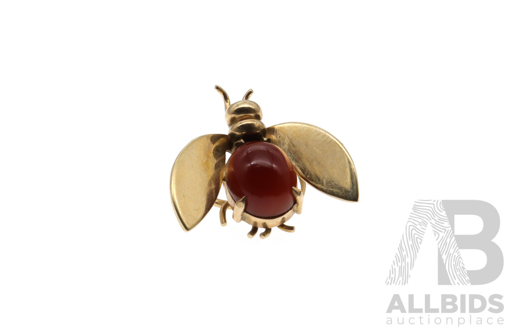 Beautiful 9ct Vintage (1955) Bee Button Pin/brooch with Caramel Aragonite Cabochon, 3.53 Grams