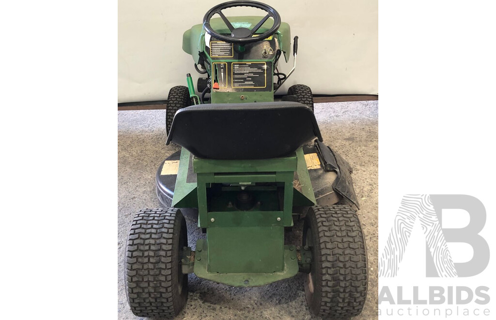 Cox Lawn Boss 13HP Ride on 32 Inch Lawn Mower