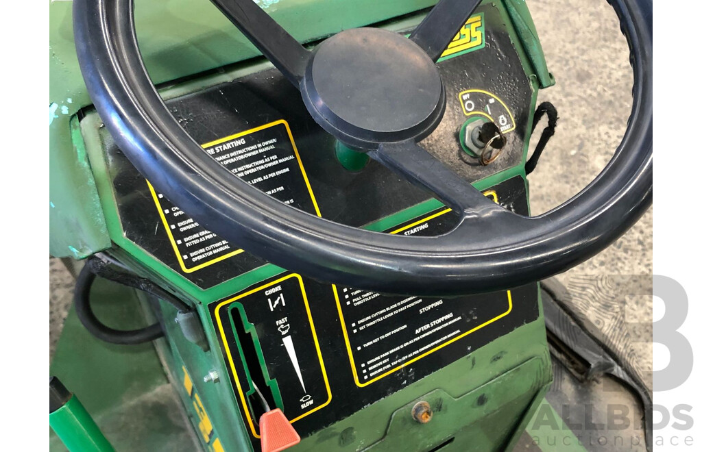 Cox Lawn Boss 13HP Ride on 32 Inch Lawn Mower