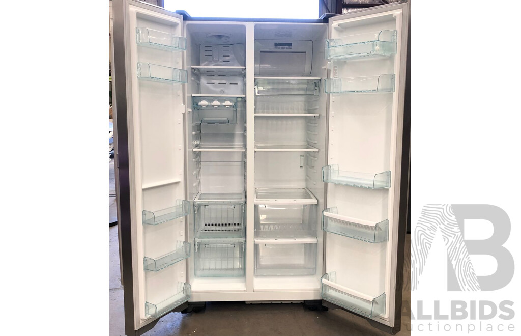 Westinghouse 610 Litre Stainless Steel Side by Side Fridge/Freezer