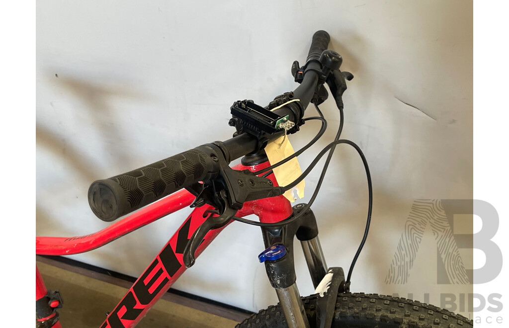 Trek Marlin 7 Mountain Bike