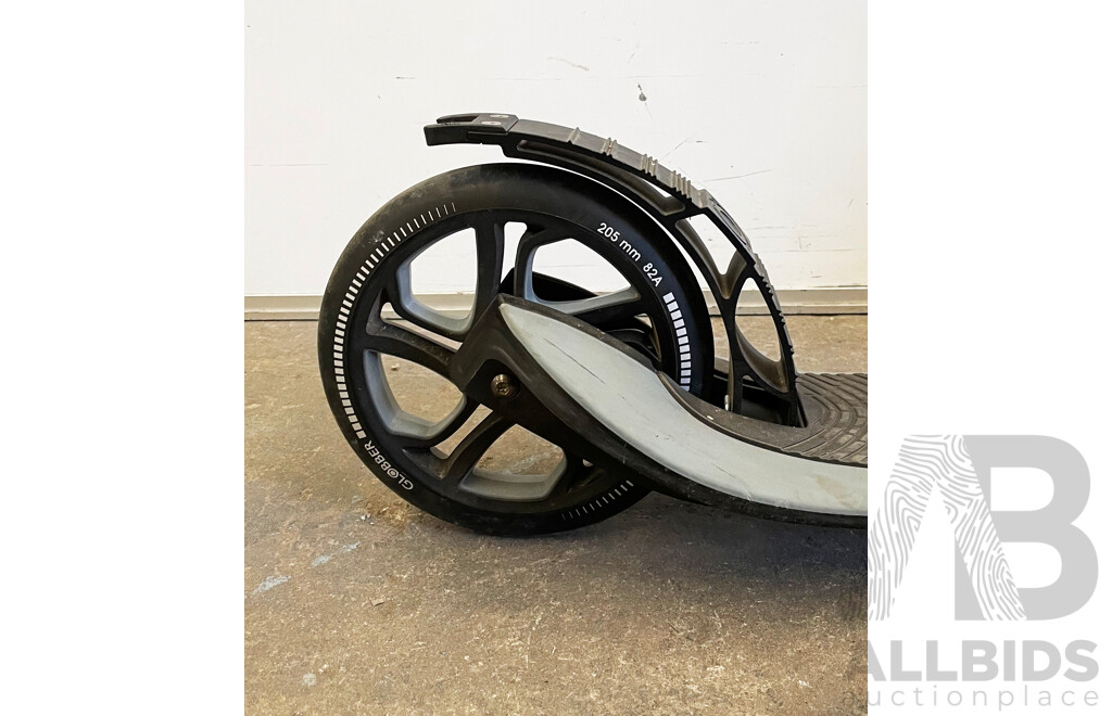 Globber Foldable Scooter One NL 205