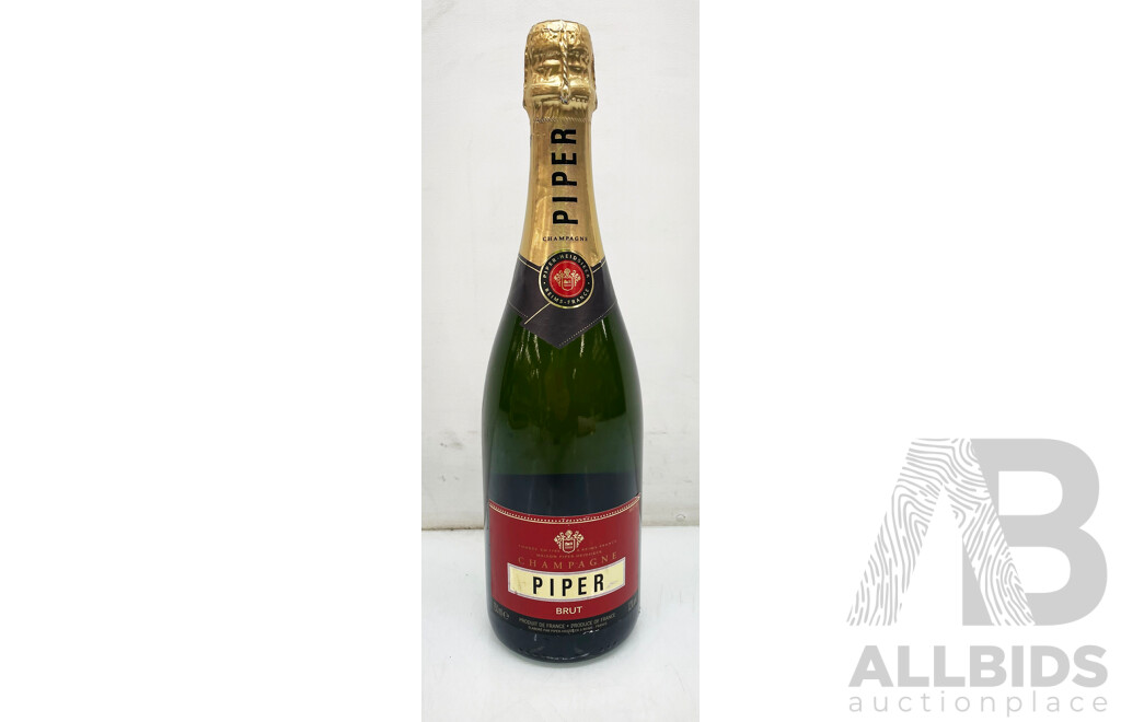 750ml Bottle of Piper Champagne