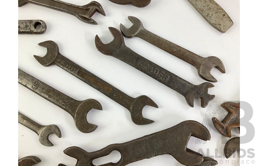 Collection of Vintage Ring, Comination and Open End Spanners Including Velox Stakka Jak, GSP, Shanks, Lightning Grader, C.Linpley & Co, Bedford - Canada, Britain and Sweden Made Examples