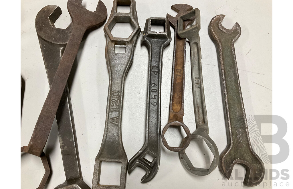 Collection of Large Imperial/Whitworth Spanners Including Newell Sanders Plow Co, Chattanooga Plow Co, Sheldon Axle Co