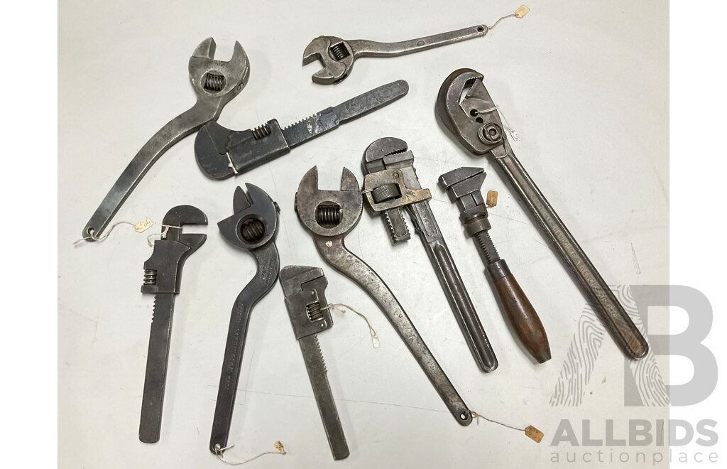 Collection of Vintage Adjustable Spanners Including Raglan Tool & Co Eng Sydney Handcuff Wrench