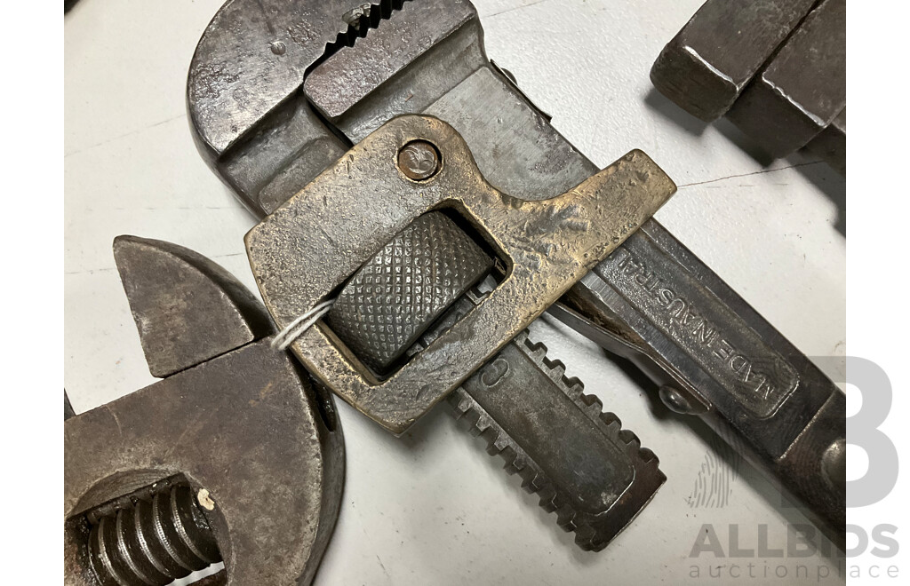 Collection of Vintage Adjustable Spanners Including Raglan Tool & Co Eng Sydney Handcuff Wrench