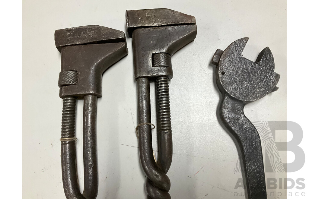 Twelve Vintage Adjustable Spanners, Crank Arm, Twist Handle Including Glading and Lhrem's