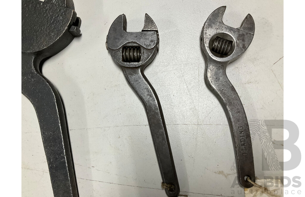 Twelve Vintage Adjustable Spanners, Crank Arm, Twist Handle Including Glading and Lhrem's