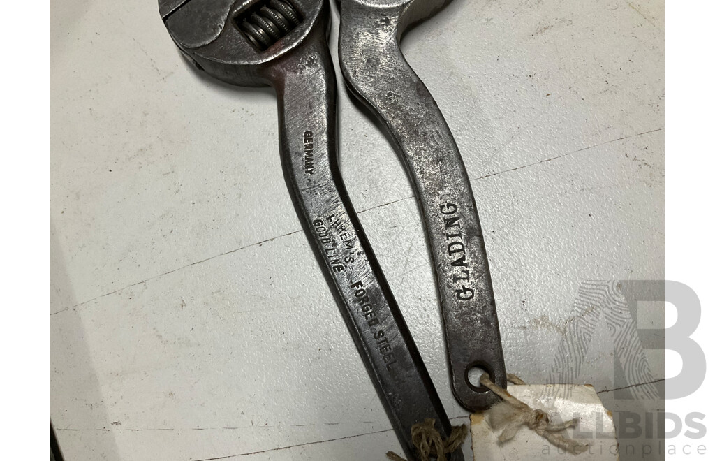 Twelve Vintage Adjustable Spanners, Crank Arm, Twist Handle Including Glading and Lhrem's